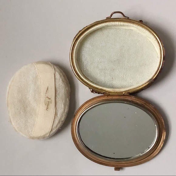 1940s White Guilloche Evans Gold Mesh Mirrored Compact - Picture 5 of 6